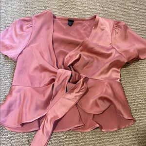 Satin short sleeve tie shirt